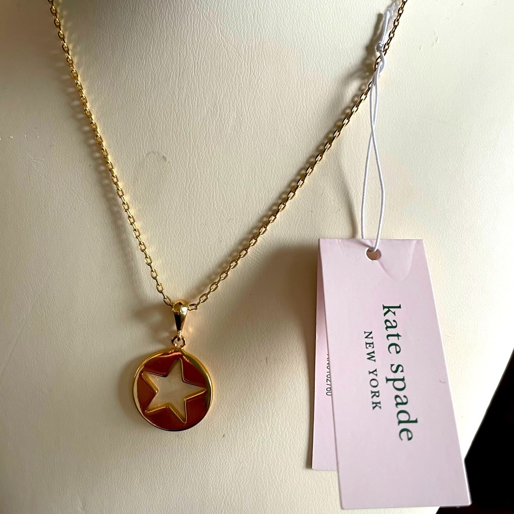 🎁🎁🎁NWT Kate Spade gold star necklace. Perfect for the holidays 🎁🎁🎁